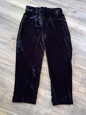 Zara Black Velvet Cropped Pants